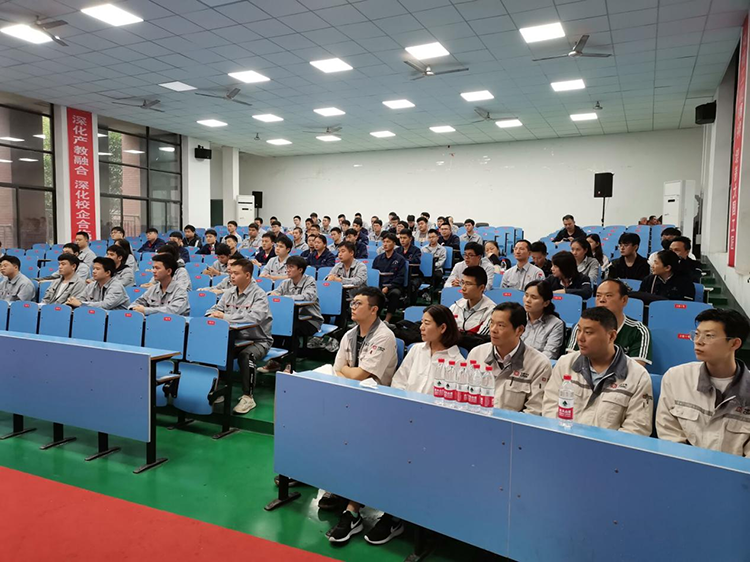 五家大型国企向欧冠正规买球（中国）官方网站学子抛出“橄榄枝”2022届毕业生提前一年被“抢招”