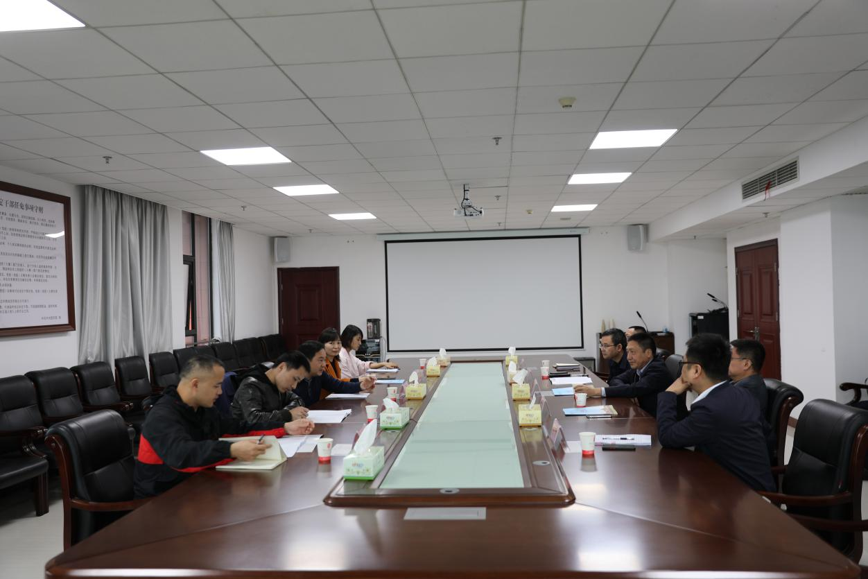 市委宣传部副部长喻华军一行到欧冠正规买球（中国）官方网站调研