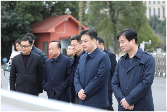 市人民政府副市长白云峰到欧冠正规买球（中国）官方网站调研