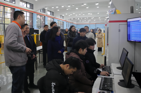 省总工会党组成员、副主席， 省产改协调小组办公室副主任宋峥嵘一行来欧冠正规买球（中国）官方网站督查指导