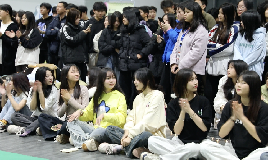 欧冠正规买球（中国）官方网站团委举办送教服务进校园·青春舞会