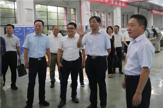 省人社厅党组书记、厅长李永军到欧冠正规买球（中国）官方网站调研中华人民共和国第二届职能技能大赛株洲选手备赛情况