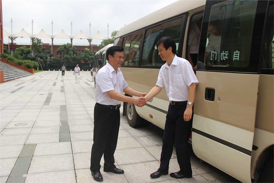蔡振红副省长莅临欧冠正规买球（中国）官方网站视察指导工作